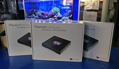 Las Radion, esas peaso de pantallas que funcionan perfectamente :) . Pues ya tenemos otro pedido de lámparas para un marino que seguro que va a quedar igual o mejor que nuestro acuario de exposición (que se está poniendo espectacular, como podéis ver en la foto :) )