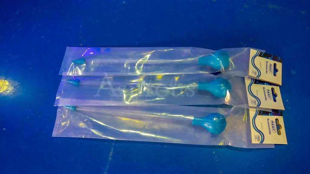 Con las nuevas pipetas para alimentación de corales de TMC la vida coralera se vuelve más sencilla :)